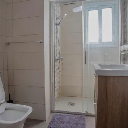 1-2bd Apartment