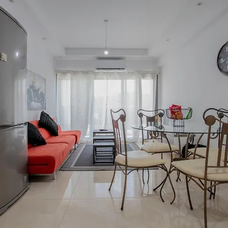 1-2bd Apartment *